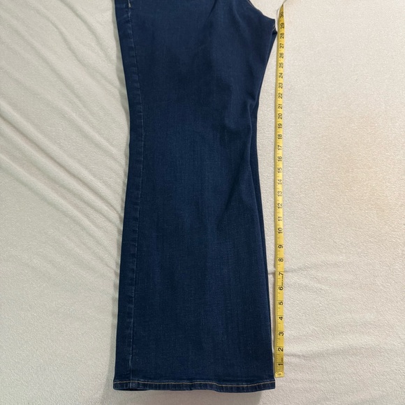 Old Navy Pull-On Jeans - Picture 4 of 4